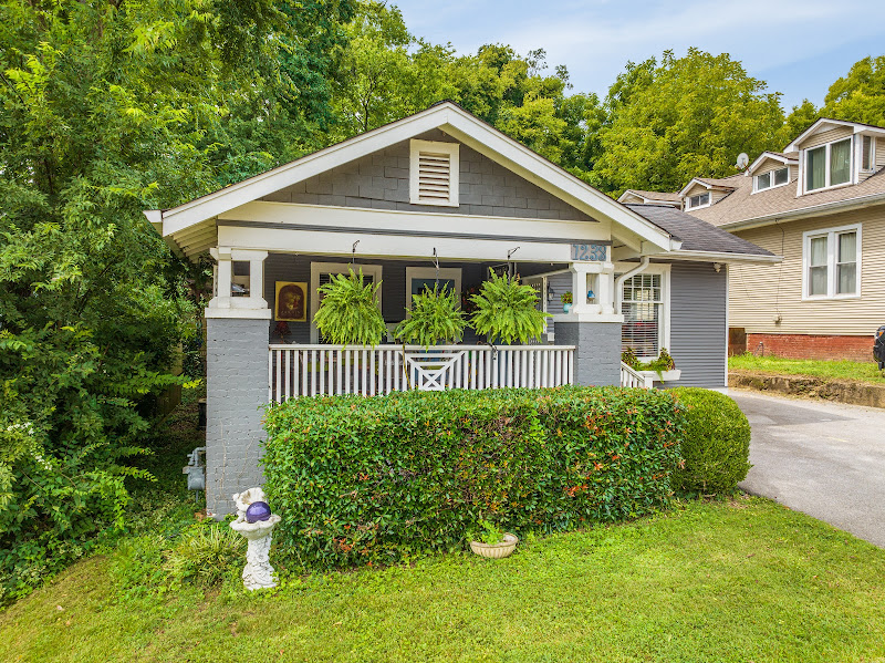 Yellow Door Vacation Rentals - Vacation home rental agency in Chattanooga