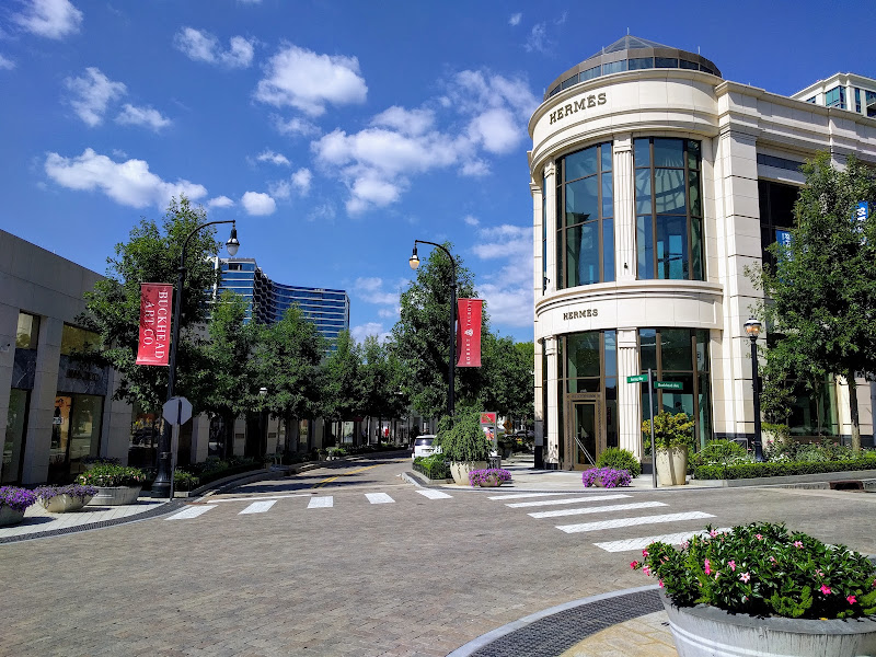 Buckhead Village - Shopping mall in Atlanta