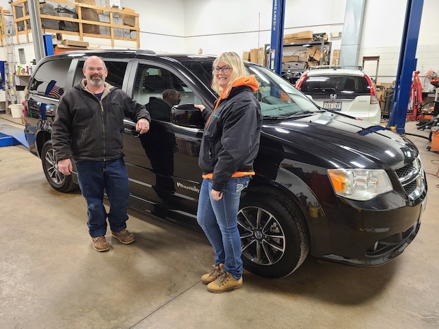 Fox Transport - Transportation service in Elkhorn