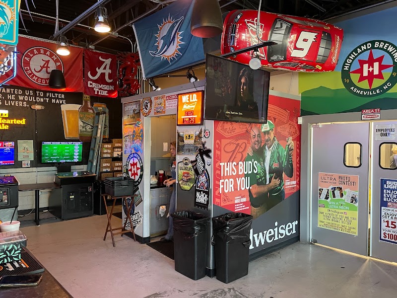 Mike's Hole in the Wall - Bar & grill in Chattanooga