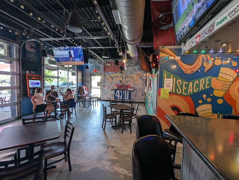 Mike's Hole in the Wall photo
