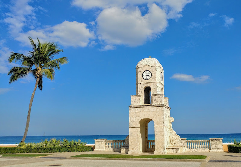 Worth Avenue Clock Tower - Tourist attraction in Palm Beach