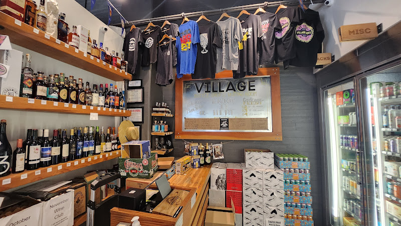 Village Bottle Shop & Tasting Room - Kaka`ako - Beer hall in Honolulu