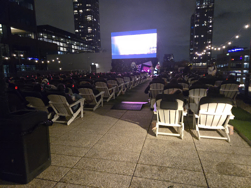 Rooftop Cinema Club Fulton Market - Outdoor movie theater in Chicago