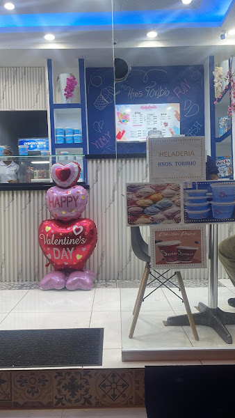 Heladeria Hnos Toribio - Ice cream shop in Av. Mayor Gral. Antonio Imbert Barrera