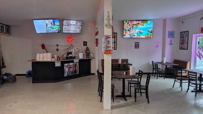 The Lobster Cage - Seafood restaurant in Pensacola