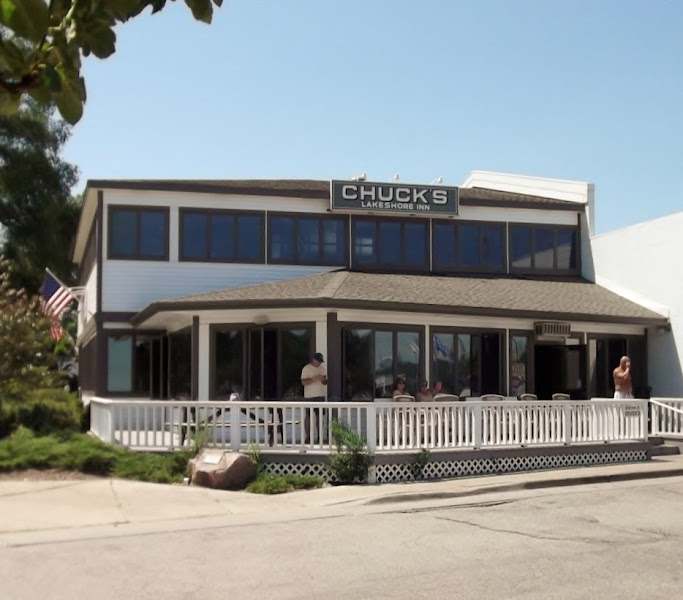 Chuck's Lakeshore Inn - Bar & grill in Fontana-On-Geneva Lake
