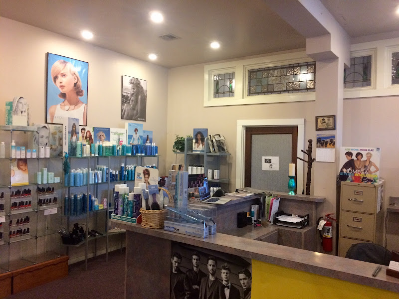 La Moda Salon & Day Spa