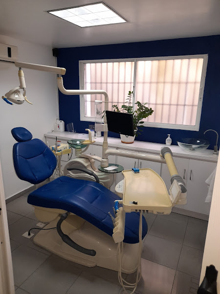 Centro Odontologico Dr. Bournigal - Dental clinic in C. José del Carmen Ariza