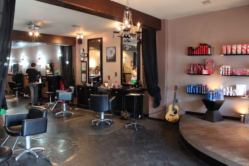 Harlow Salon