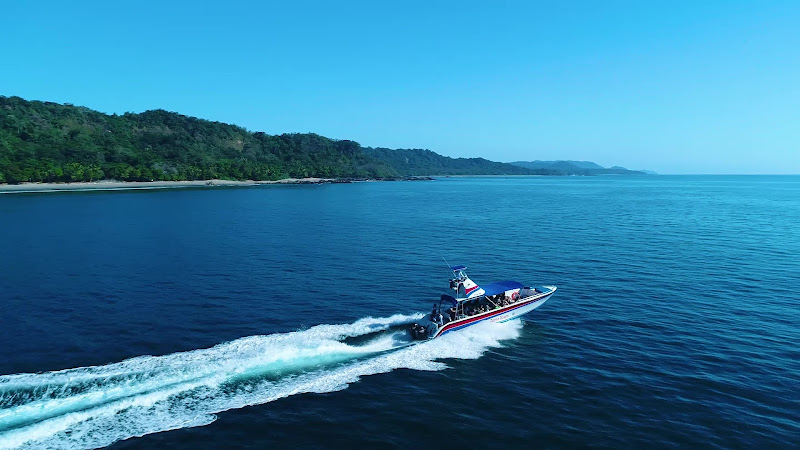 Zuma Tours Santa Teresa - Tourist information center in Provincia de Puntarenas