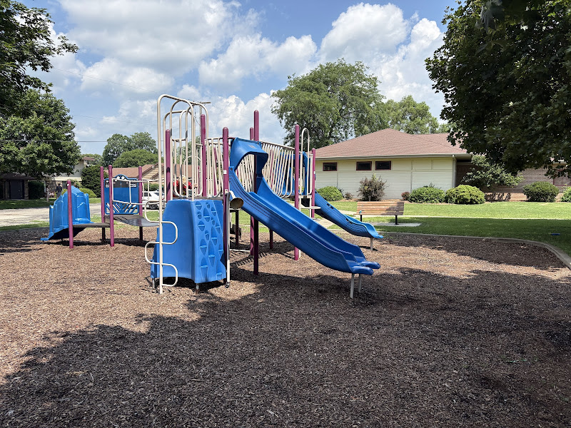 Sunset Park - Park in Elkhorn