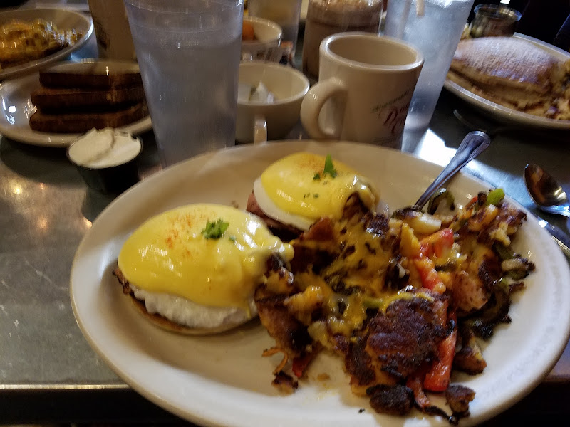 Goldy's Breakfast Bistro