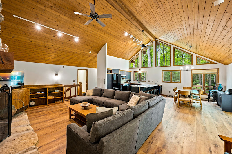 Northern Door Vacations, LLC - Vacation home rental agency in Ellison Bay