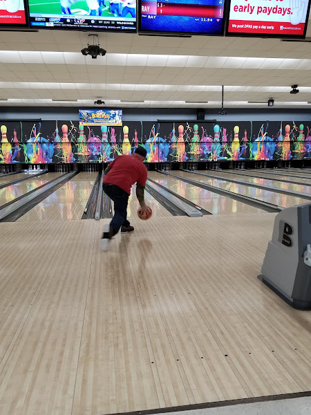 Strike Zone Bowling Center - Bowling alley in Fort Leavenworth