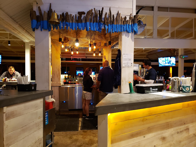 Harry's Beach Bar - Live music bar in St Pete Beach