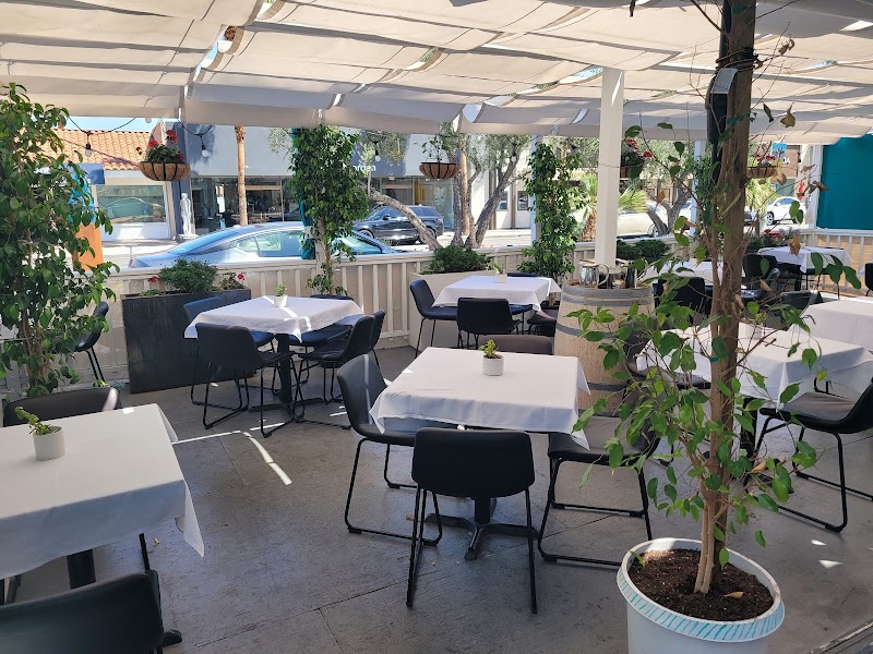 Sweet Basil California Eatery - Californian restaurant in Palm Desert