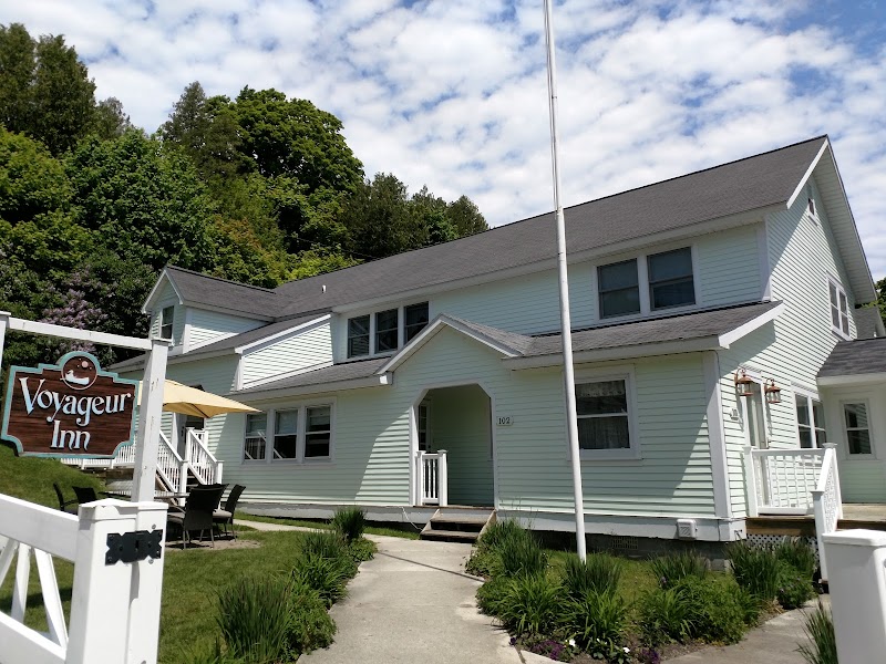 Voyageur Inn - Condominium rental agency in Mackinac Island