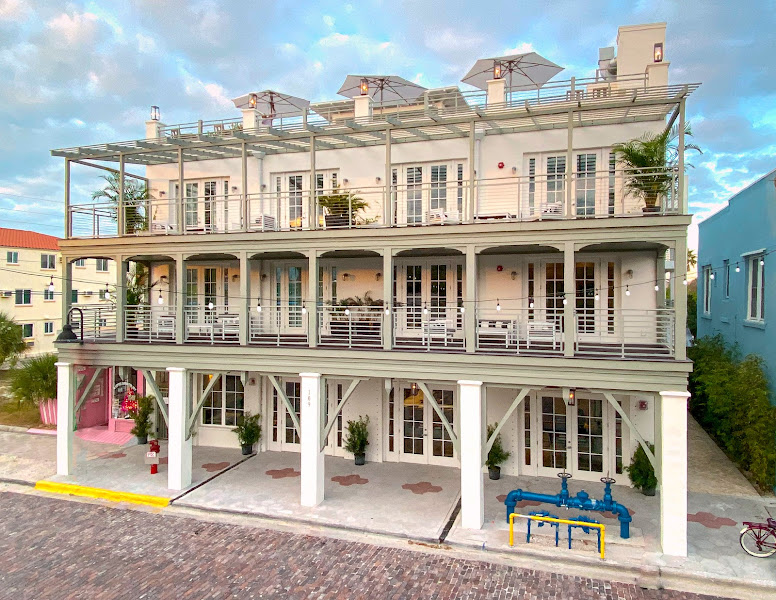 Berkeley Beach Club - Hotel in St Pete Beach