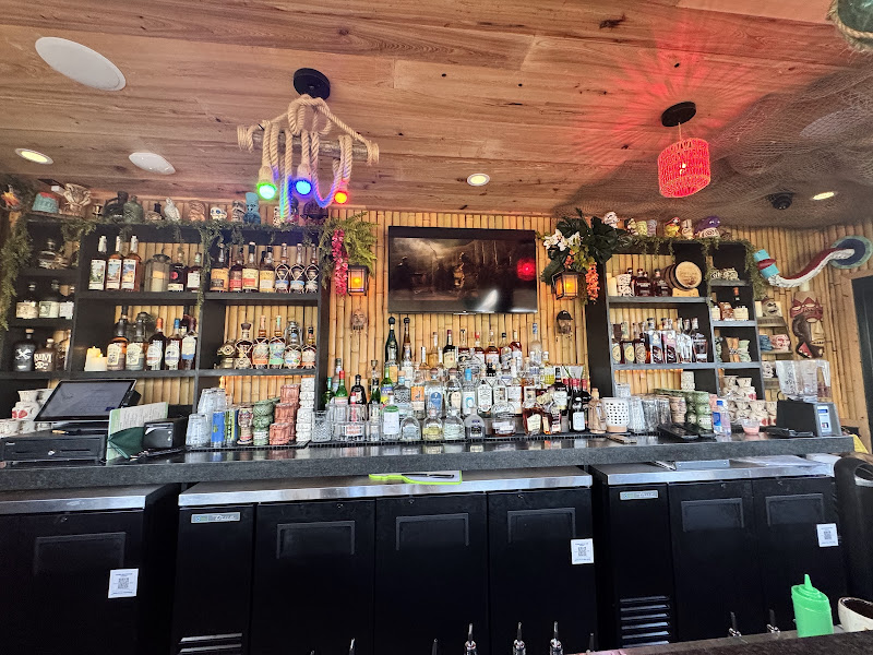 Sandos Beachside Cafe & Bar - Bar in Destin