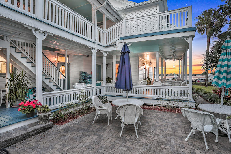 Bayfront Westcott House Bed and Breakfast