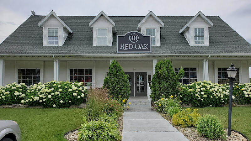 Red Oak Winery and Bourbon Bar - Winery in Sturgeon Bay
