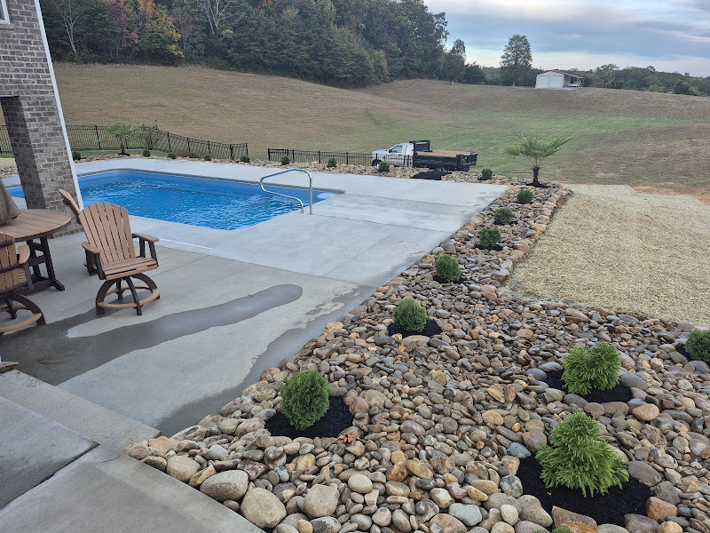 Pinnacle Outdoors - Landscaper in Pigeon Forge