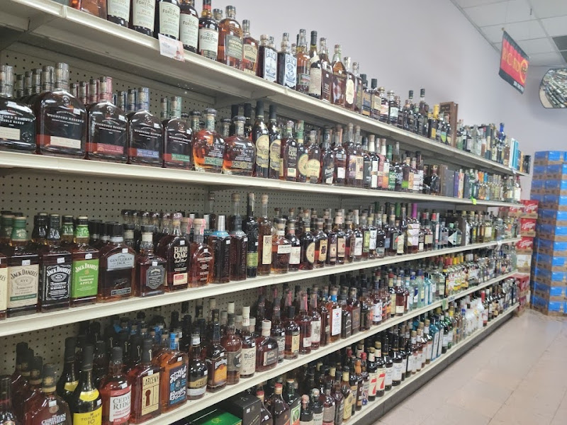Superior Wine & Liquor - Liquor store in Chicago