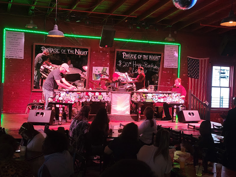 Savannah Smiles Dueling Pianos