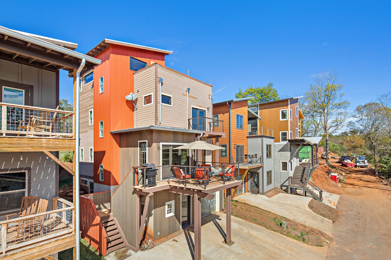 Upstream Way Luxury Vacation Rentals - Vacation home rental agency in Asheville