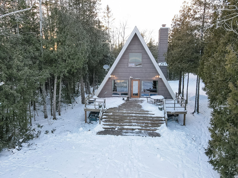 Door County Cabin Collective (Rowleys A-frame) - Vacation home rental agency in Sister Bay