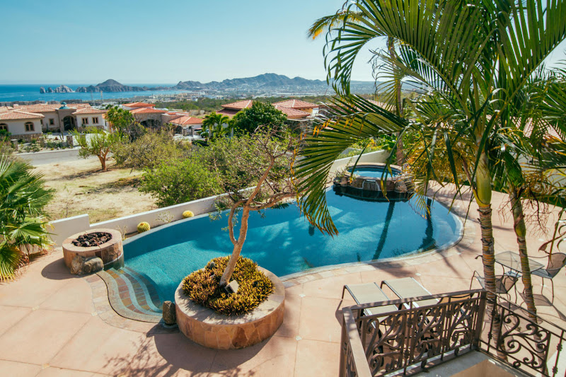 Own in Cabo - Real estate agency in P.º de La Marina