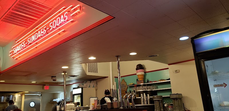 Mel's Hard Luck Diner - Diner in W 76 Country Blvd ste 103