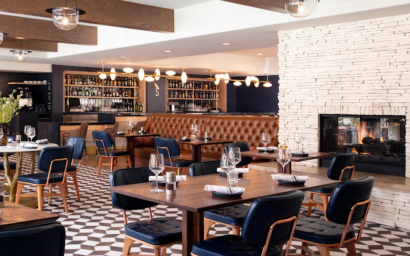 Shearwater Tavern - Restaurant in Carmel-By-The-Sea