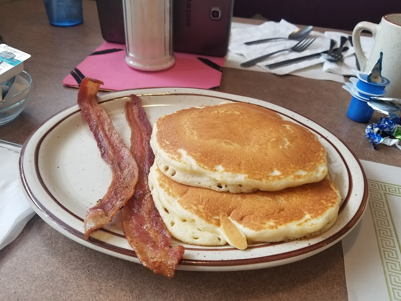 Nora's Cafe - Family restaurant in Elkhorn
