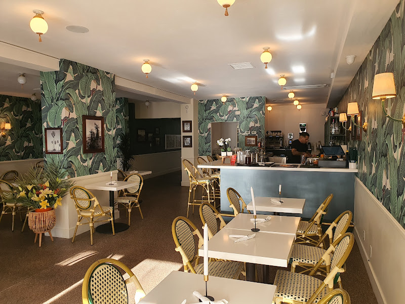 The Thirsty Palms - Restaurant in Palm Springs