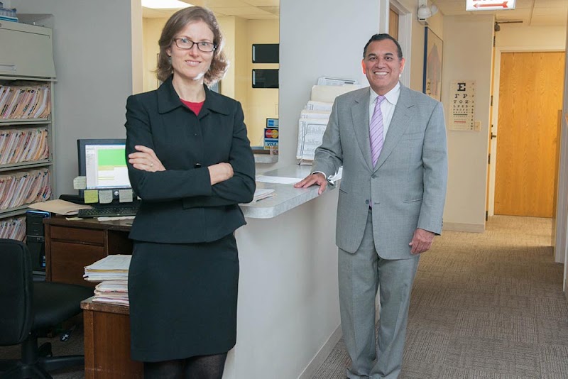 Chicago Med Group (Munoz MD & Cvengros MD) - Family practice physician in Chicago