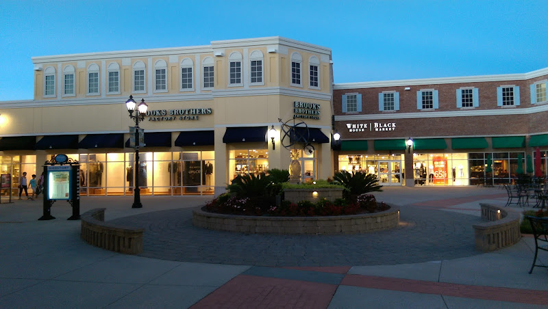 Tanger Outlets Charleston - Shopping mall in North Charleston