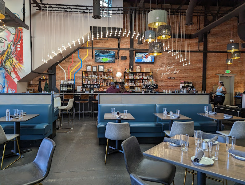 Streetcar 520 - Restaurant in Colorado Springs