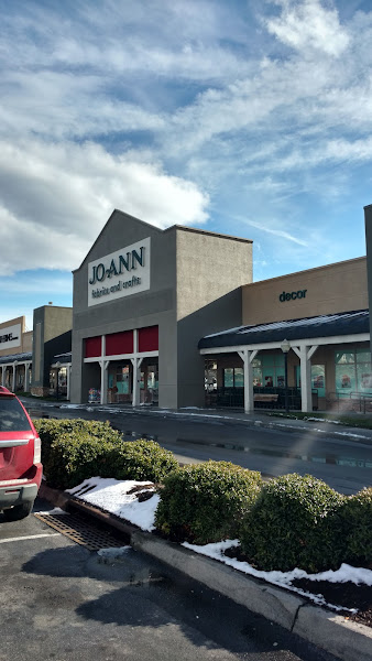 Governor's Crossing Mall