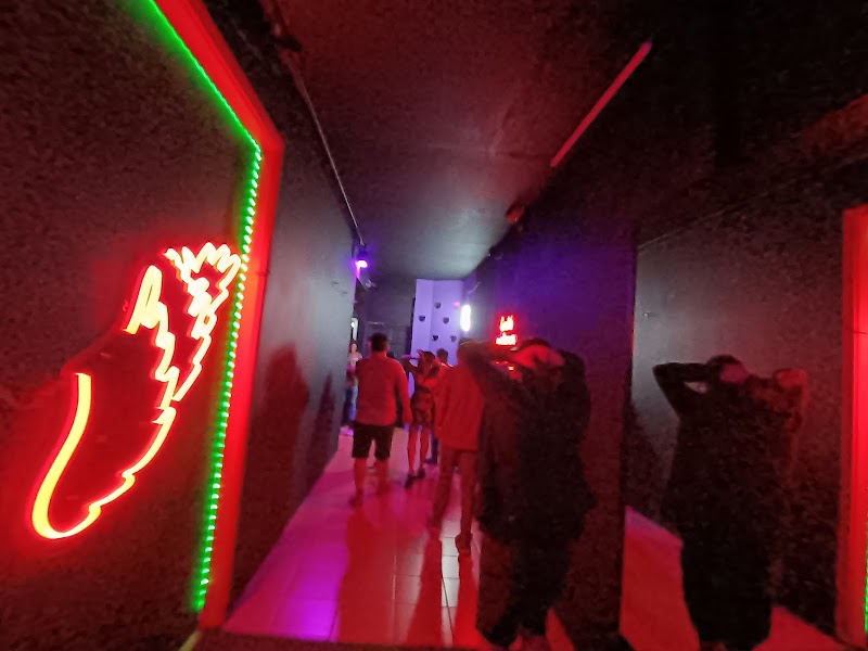 Bar Charlie - Night club in -84.649418