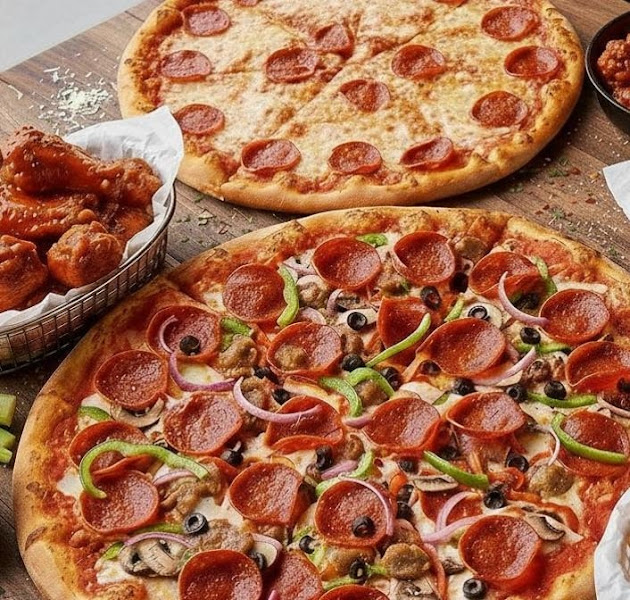 Pizza at the Cove - Sevierville