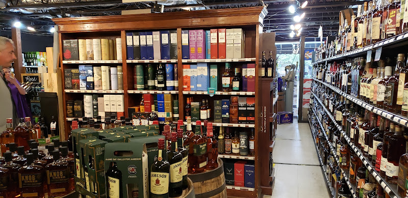 Roller's Wine & Spirits Coligny Plaza