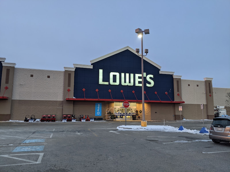 Pine Tree Shopping Center