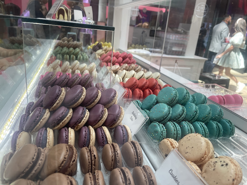 Woops! Macarons & Gifts (Scottsdale Fashion Square) - Dessert shop in Scottsdale