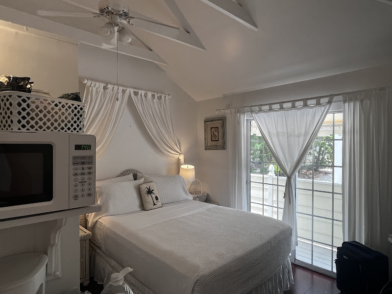 Bungalow Beach Resort