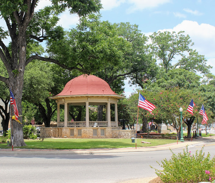 JBGoodwin REALTORS®, New Braunfels - Real estate agency in your area