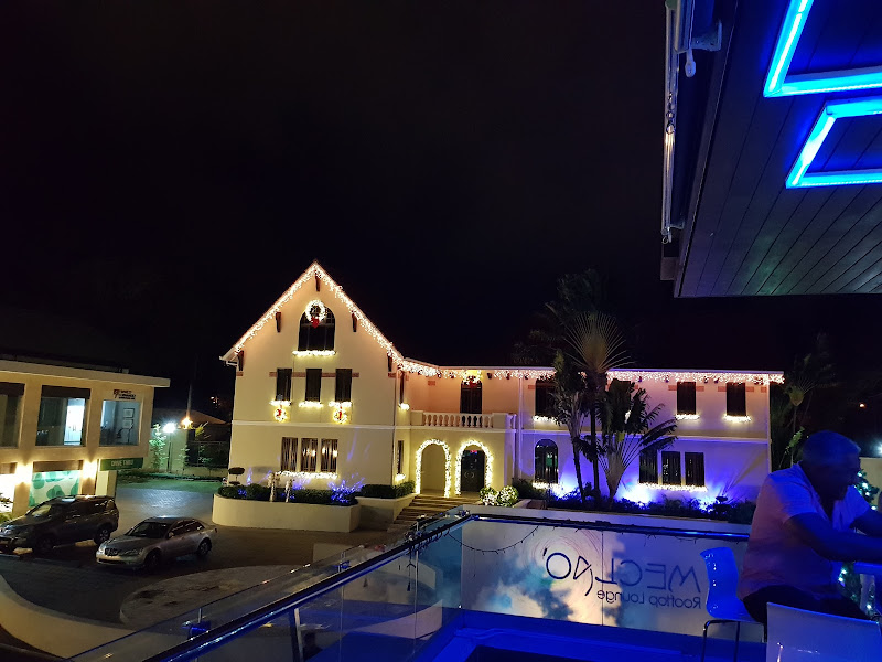 Meclao’ Rooftop Lounge - Bar in Av. Luis Ginebra