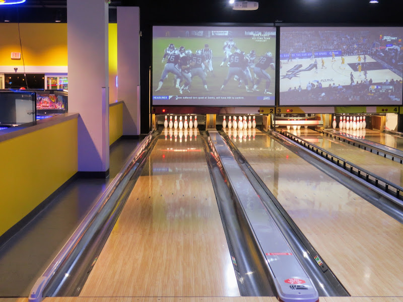 Round1 Bowling & Arcade Meadows Mall