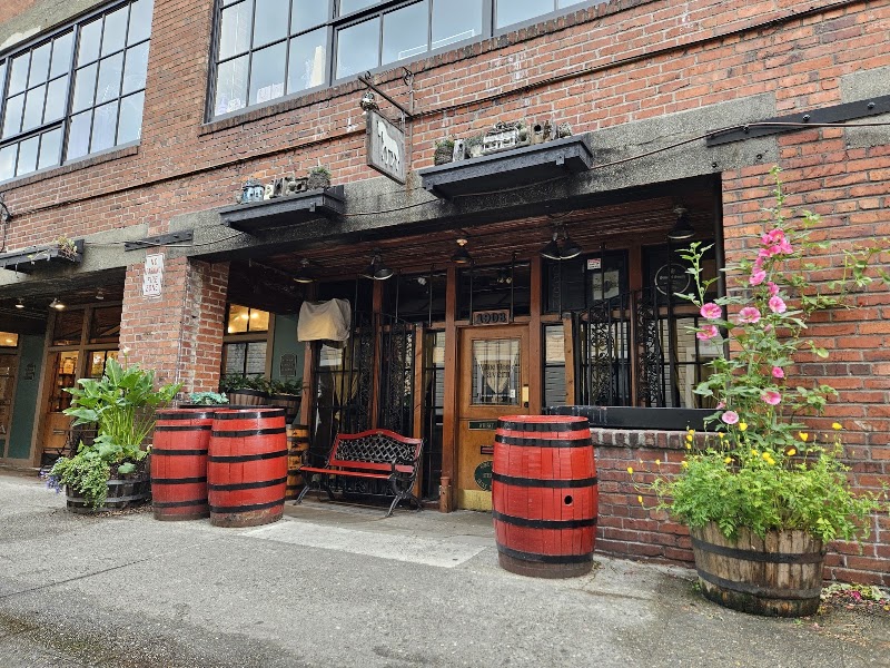 White Horse Tavern - Pub in Seattle